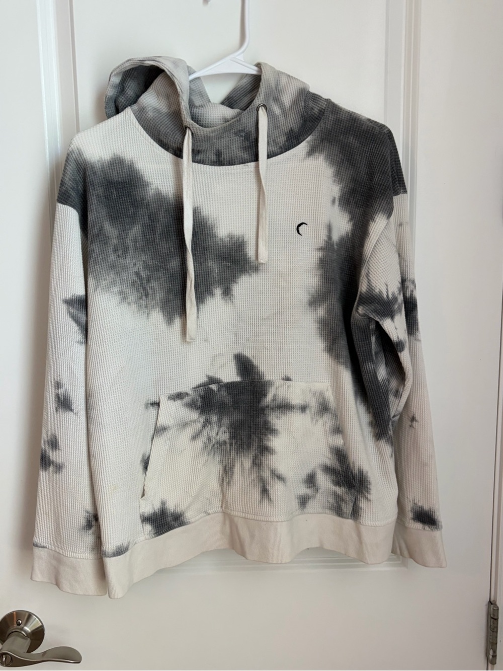 ZYIA Tie-Dye Waffle Hoodie in Black and White
